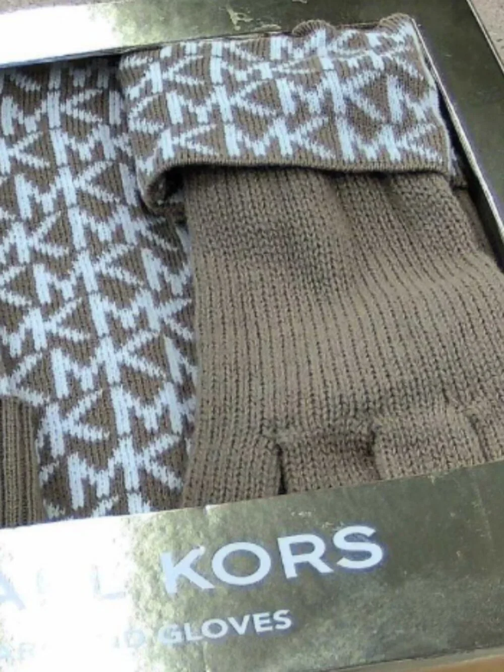 Michael Kors MK Monogram Hat Scarf & Gloves Set – Brown & White – NWT